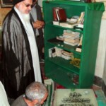 حضور حضرت آیتالله میلانی بر سر مزار علّامه مجلسی و علمای تخت فولاد اصفهان حضور حضرت آیتالله میلانی بر سر مزار علّامه مجلسی و علمای تخت فولاد اصفهان