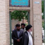 حضور حضرت آیتالله میلانی بر سر مزار علّامه مجلسی و علمای تخت فولاد اصفهان حضور حضرت آیتالله میلانی بر سر مزار علّامه مجلسی و علمای تخت فولاد اصفهان