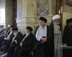 نماز بر پیکر مرحوم آیت الله کورانی توسط آیت الله میلانی